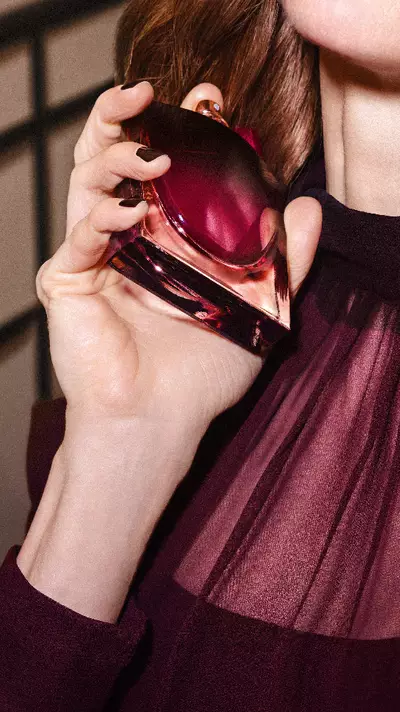 Ilustracija mirisa s La vie est belle very cherry – Lancome